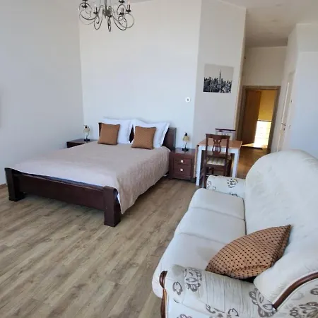 Kaunasinn La Апартаменты *